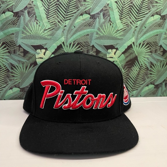 New Detroit Pistons Mitchell and ness snapback hat. - Picture 1 of 5